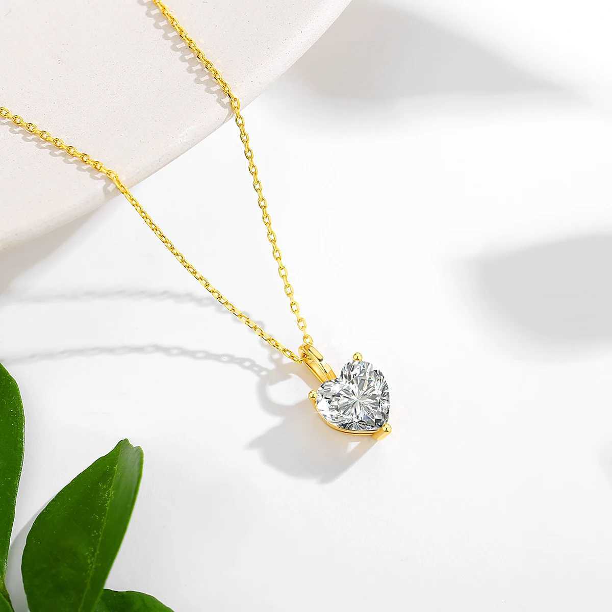Genuine 14K Gold Heart Moissanite Necklace 1CT/2CT/3CT AU585 Pendant Classic for Women Anniversary Party Gift Trendy JewelryXJ250717