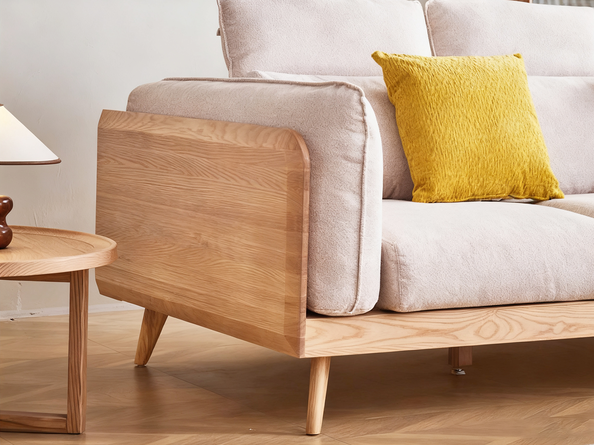 Elegant Solid Wood Upholstered Couch for Modern Living Room - Made of High-Quality Materials