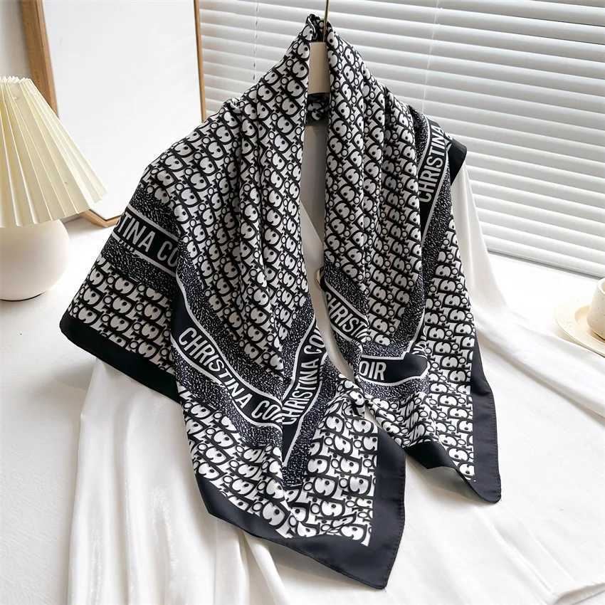 2025 Design Luxury 90cm Silk Wen Scarf Sunscreen Foard Shawl Hijab Fa Hair Hijab Wraps Neckerchi Bandanda EcharpeW251021