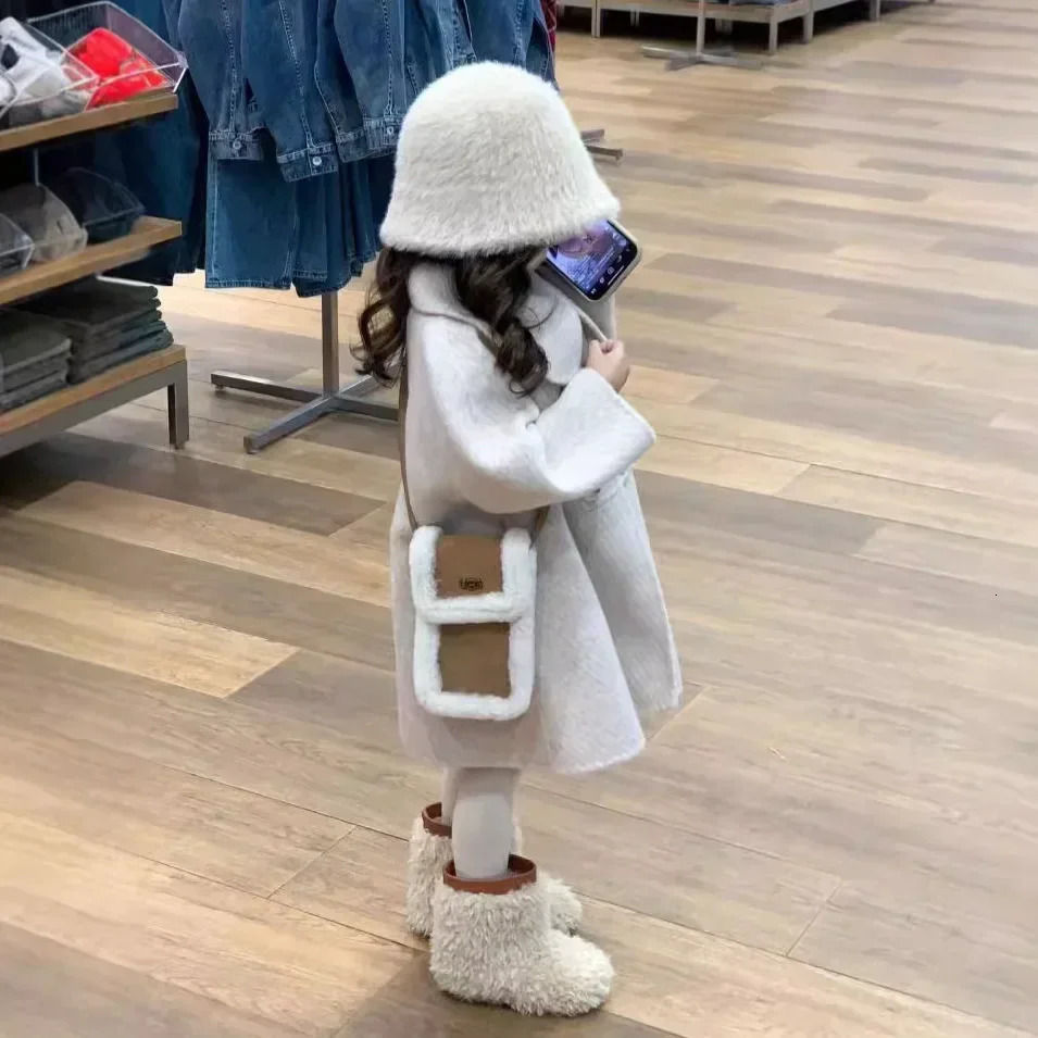 Korea Children Clothing Girl Coat Autumn and Winter for Small Children with Foreign Doll Coat Girls Winter Coat Kids Coats 251017