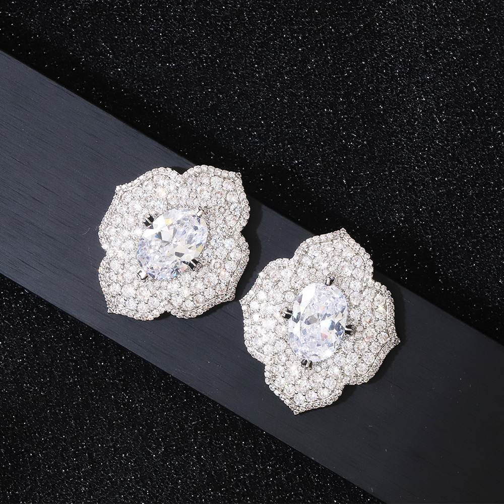 Gold earrings Zircon inlaid fashionable temperament classic retro elegant compact earrings free shipping Designer earrings luxury earrings