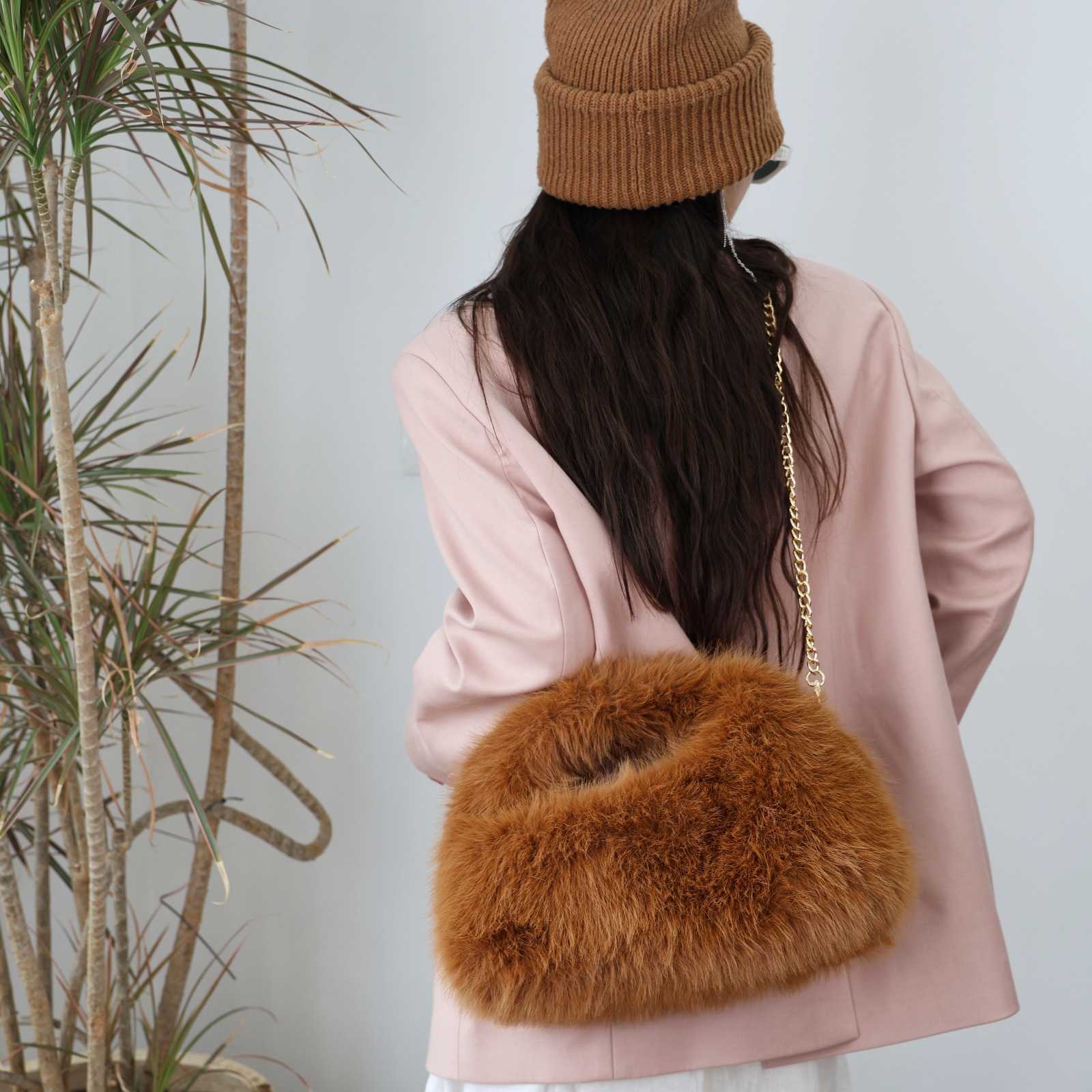 25 Autumn Winter New Korean Version Plush Handbag Imitation Fox Fur Hobobag Clutch Large Capacity Wandering Bag