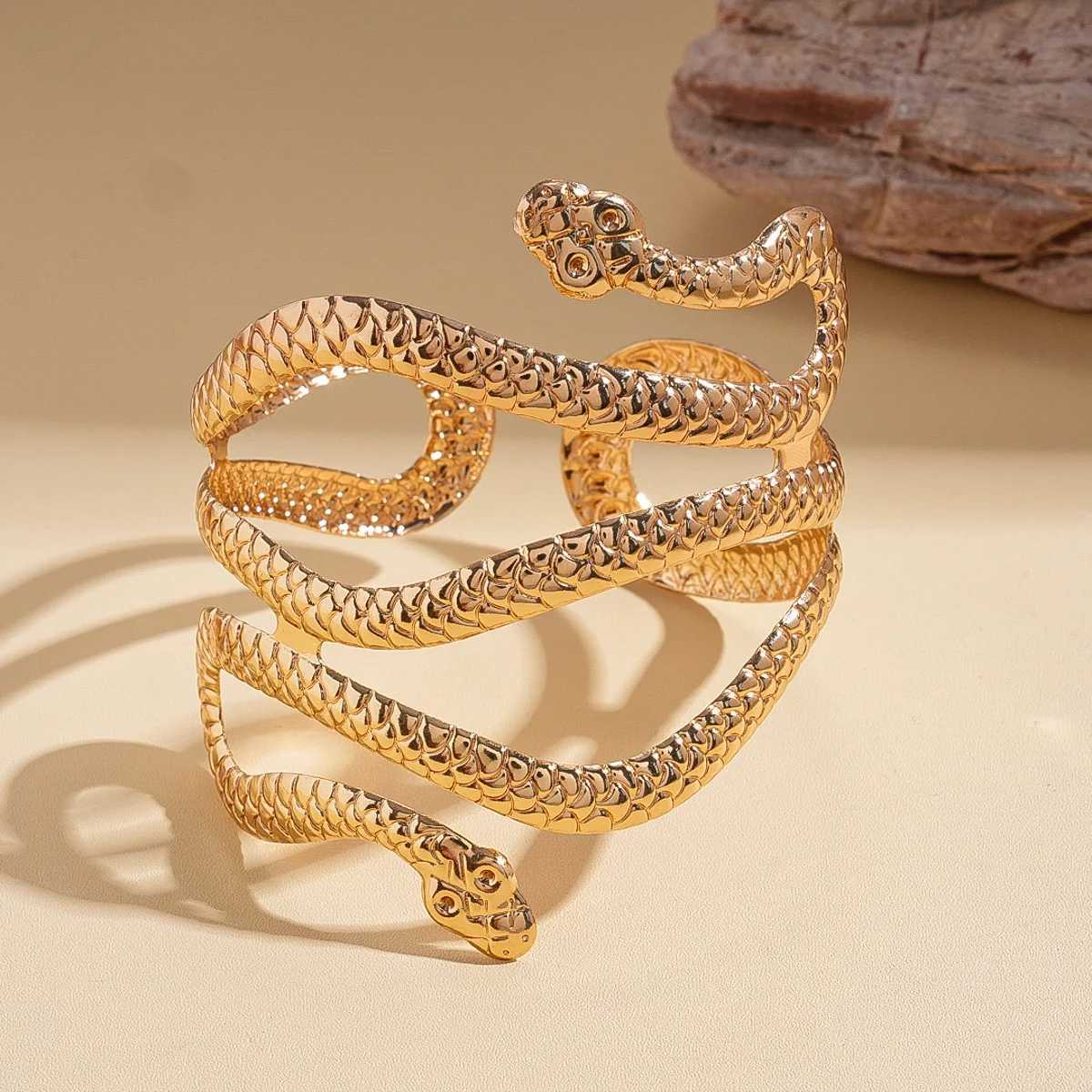 Punk HipHop Gold Color Snake Shaped Arm Bangle for Women Men Exaggerated Metal Opening Adjustable Bangles Jewelry Accessories J251021