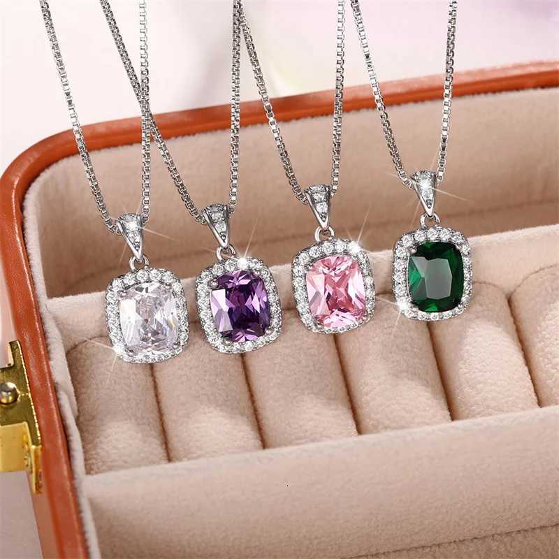 Huitan Luxury Elegant Ladys Cubic Zirconia Pendant Necklace WhiteGreenPurplePink Colors Fashion Wedding Eternity Jewelry Hot11 D2510211