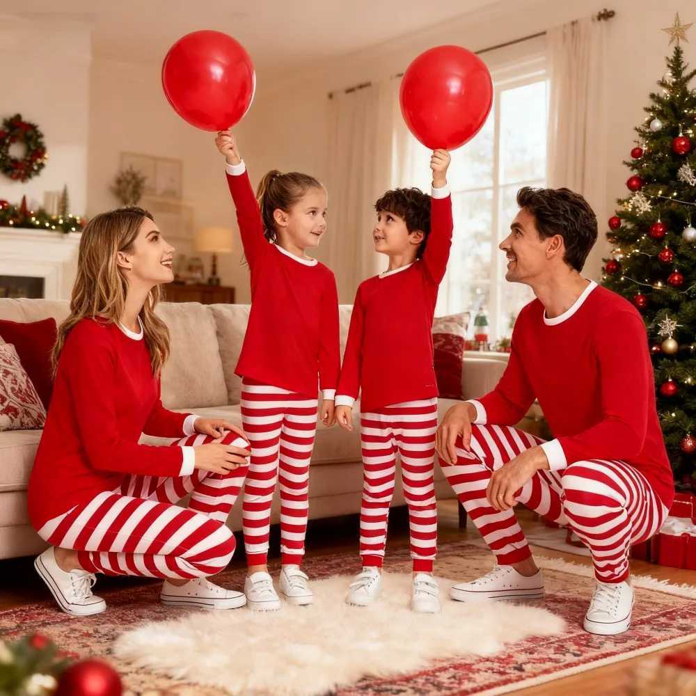 Family Christmas Pajamas Sets Striped Pijamas Familiares Set Couples Sleepwear Family Matching Outfits Girls Boys Xmas Homewear L251021WNGY