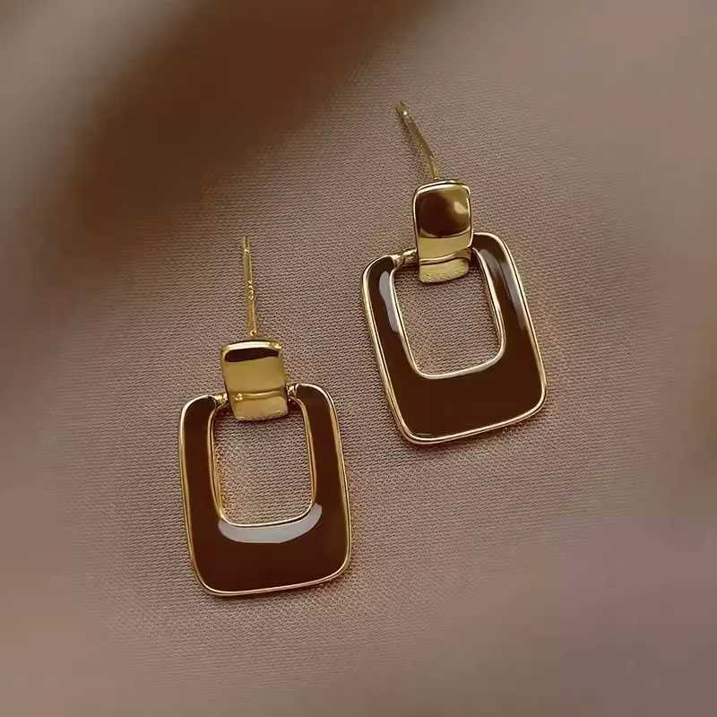 Vintage Hollow Brown Square Drop Earrings for Women Geometry Metal Earrings Trend Classic Womens Wedding Party Jewelry J251021