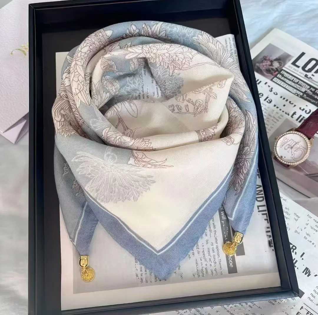 Luxury Magnetic Buckle Silk Scarf Women Print Square Scarf For Autumn Winter Warmth And Cold Resistance Fashionabl Scarves W251021