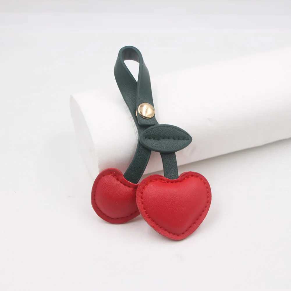 New Countryside Style Cherry Leather KeyChain For Women Bag HighEnd Pendant Cherry Retro Versatile Bag Key Chain Pendant Gift W251021