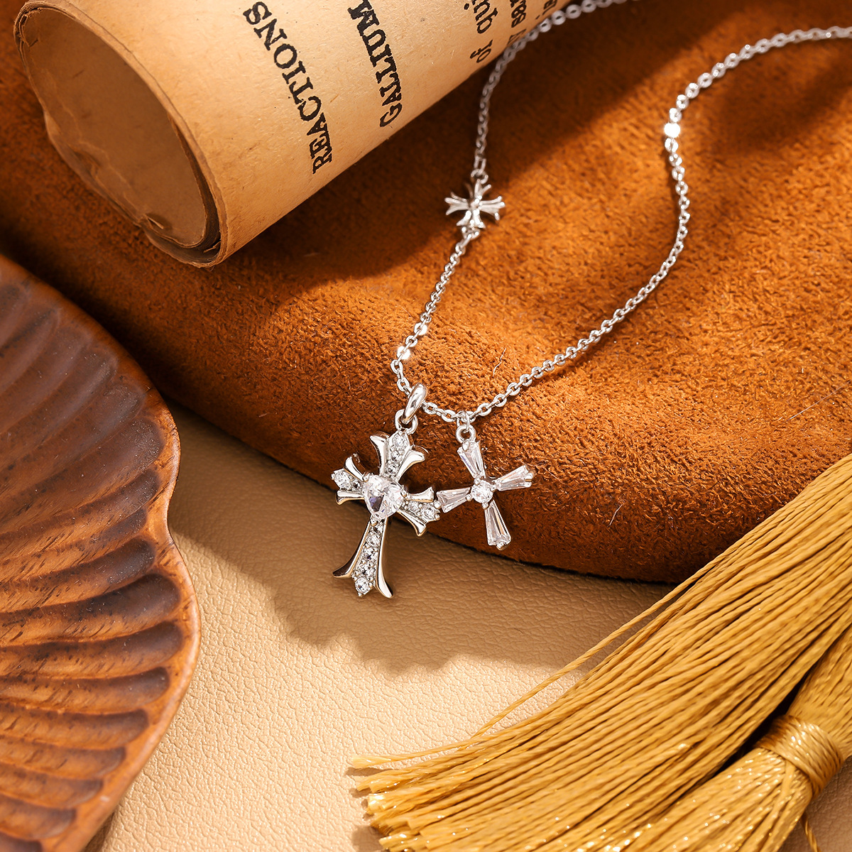 Double Cross Necklace New 2025 Fashion High-end Pendant Niche Personality Jewelry for Women