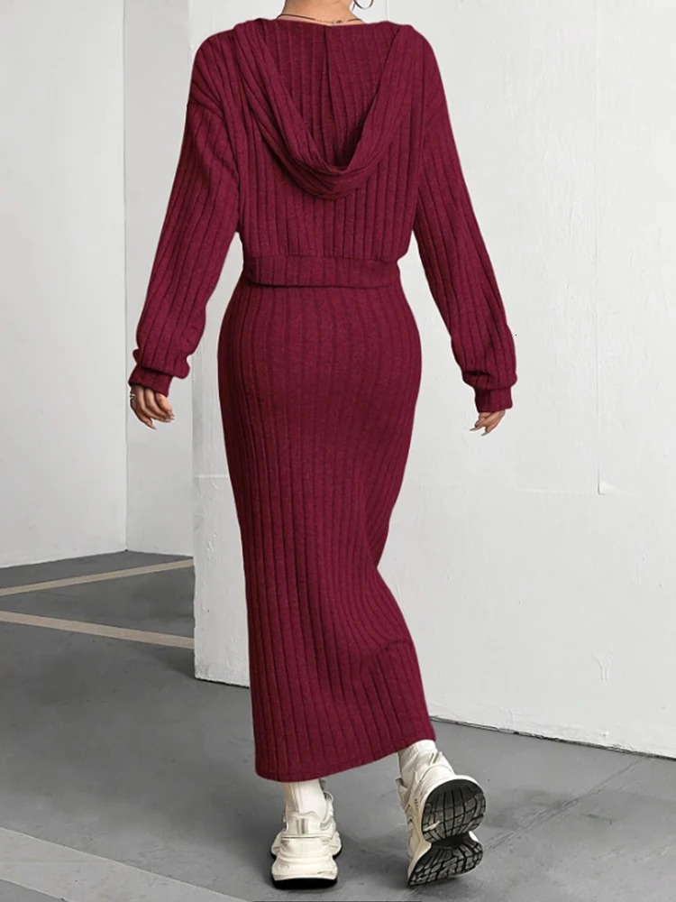 2pcs Set Womens Knitted Loose Long Sleeved Red Dress Suit Autumn Hooded Sweater Fashionable Casual Commuting Suits 251021