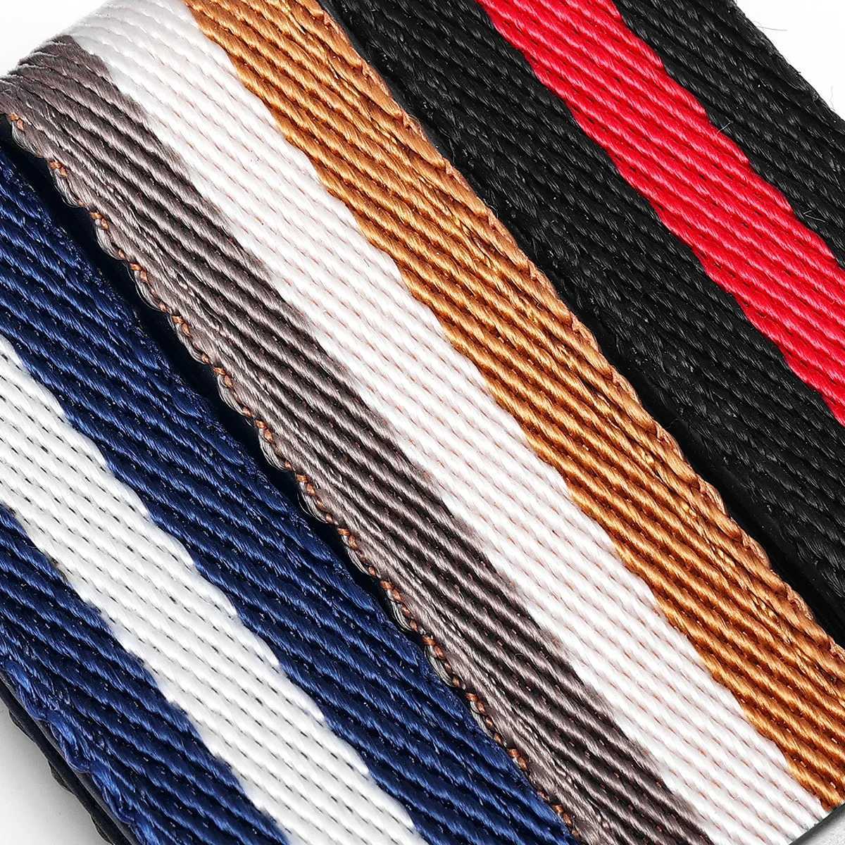 Luxury Lambskin Car Key Chain Highquality for Key Rings Holder Artificial Leather Alcantara Bag Pendant Charms Xmas Gift Couple W251021