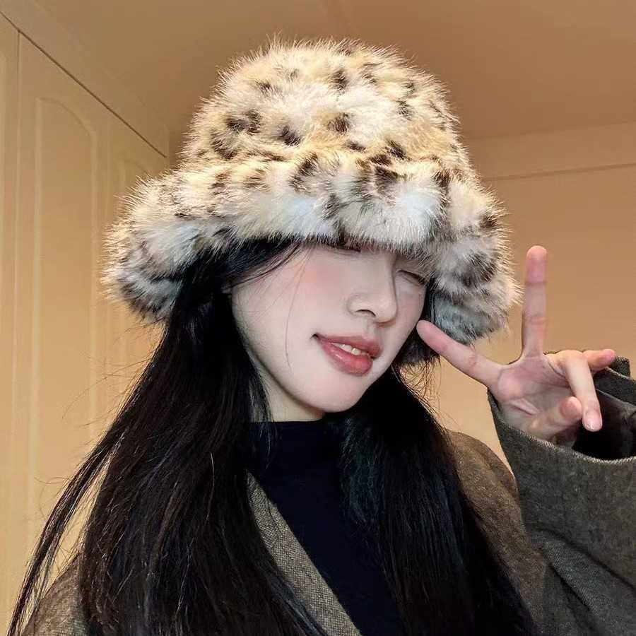 Style Leopard Print Plush Fisherman Hat for Women Autumn and Winter Slimming Thickened Warm Ear Protection Large Head Circumference Fisherman Hat H251