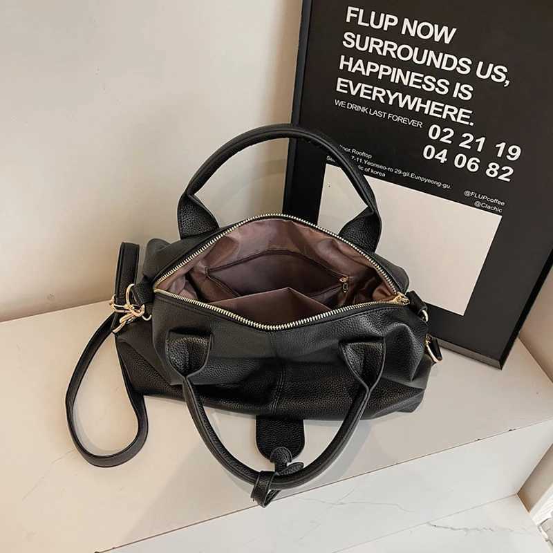 Luxury Womens Shoulder Bag Soft Leather PU Retro Solid Color Crossbody Bag Large Capacity Fashion Travel Commuter Bag Z251018