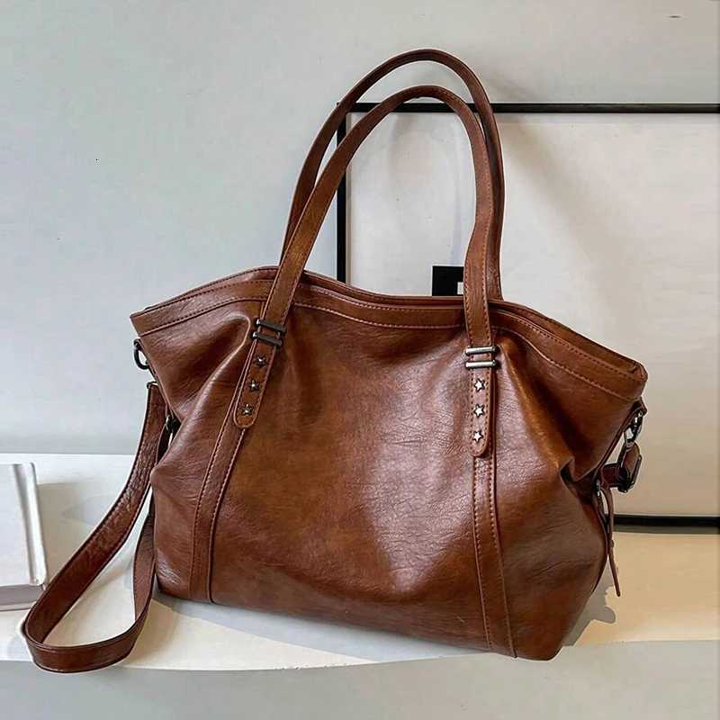 Simple and exquisite retro classic style womens crossbody bag trendy practical lightweight and versatile womens bag Z251018