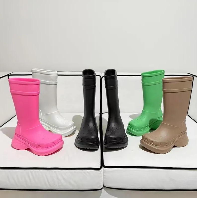 Famous Brand Women's Boots Rain Shoes Top Designer Fashion Track Triple Black and White Gomma Leather Nylon Print Waterproof Work Shoes Outdoor Casual