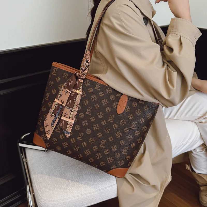 Spacious Mogram Tote Bag Vintage Shoder Purse for Wen Large Capacity Cmuter Bag Luxe Tote Fi Top Handle Bag Y251022