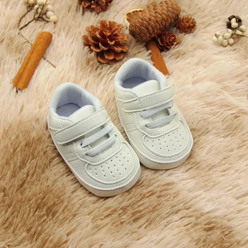 Selling Baby Casual Sports Shoes Spring and Autumn Girls Boys High Quality Rubber Sole Anti Slip Prewalker 251022