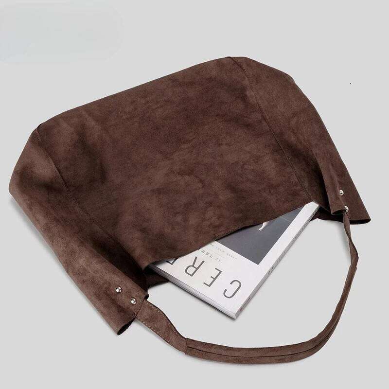 Retro Soft Suede Bucket Women's Large Capacity Shoulder Fashionable Winter New Style Polyester Lining Versatile Tote Bag Suotong1022