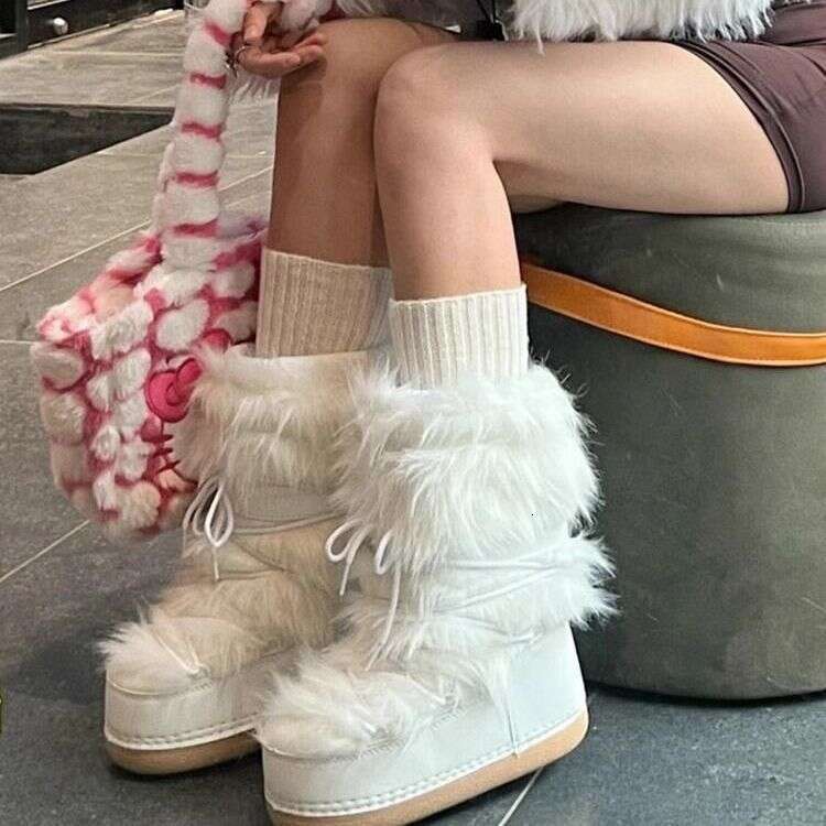 Hot Girl White Snow Women Winter 2025 New Waterproof Fleece Lined Thickened Moon Ski Space Trendy Boots