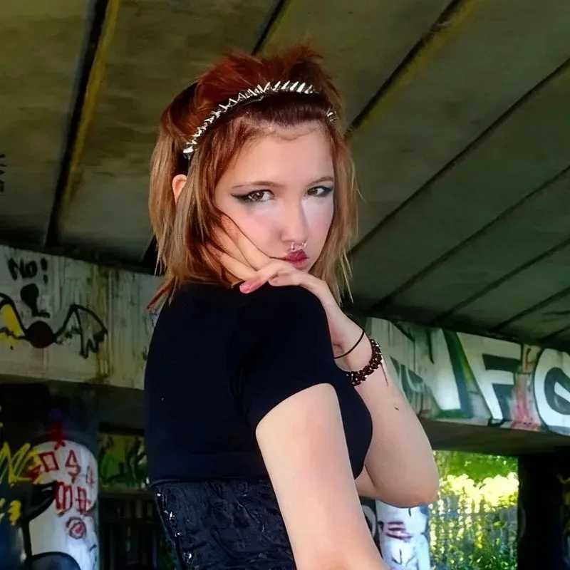 Y2K Punk Rivet Rock Headband Spike HairbandBlack Rock Hair Hoop Headwear Gothic Hair Clip for Halloween Party Head Bands V251022