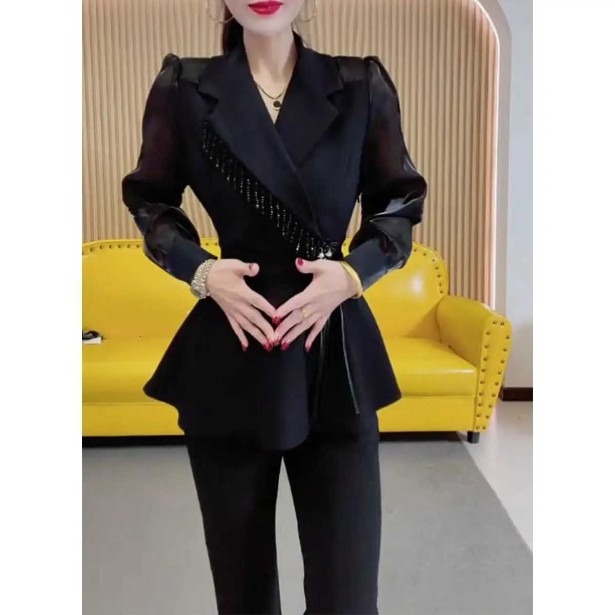 Spring 2025 New Fashion Foreign Style Suit Femininity Skinny Splicing Bubble Sleeve Top Pants Twopiece Set Lady Summer SuitsT251022