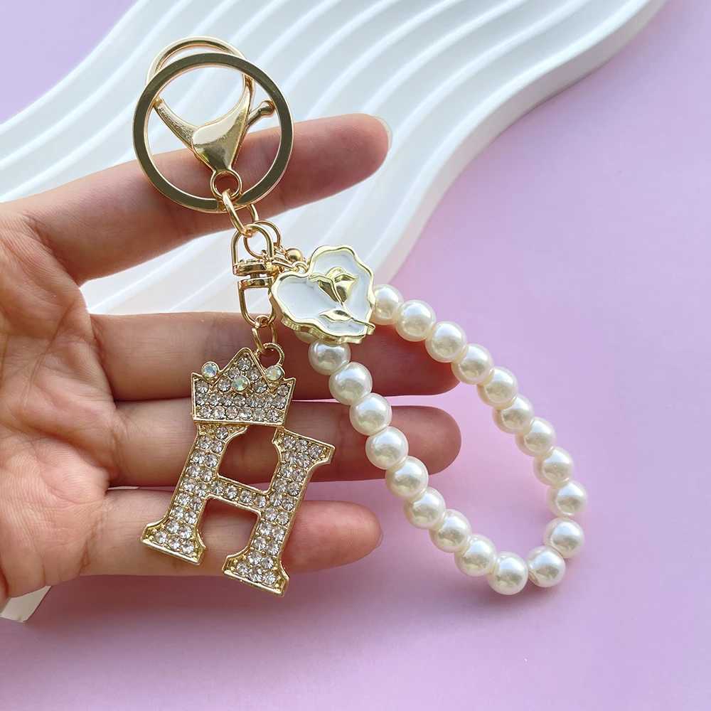 Luxury Crown AZ 26 Letters Roses Metal Keyring Crystal Initial Faux Pearl Resin Beaded Keychain Bag Pendant Women Birthday Gift J251121