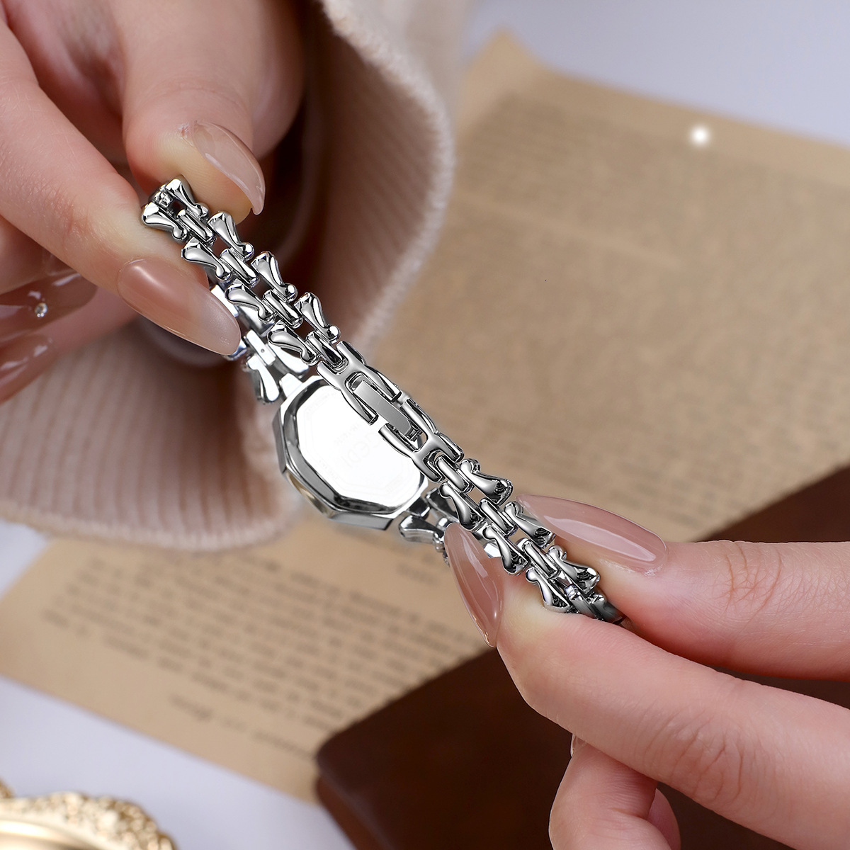 Luxury Watch Designer Watch Goldie Small Exquisite Light Luxury Bracelet Watch Niche High-end Octagonal Women's Quartz Watch