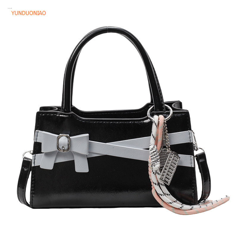 Luxury and fashionable bow small square bag casual autumn and winter new Korean retro style trendy elegant women's shoulder bag designer bag
