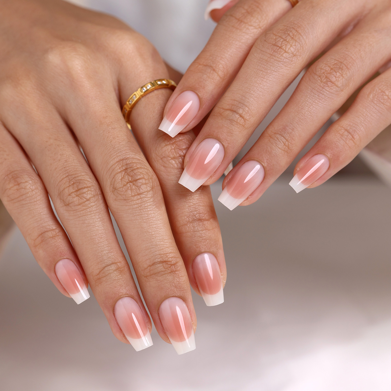 french gradient artificial nail pads can be reused and worn coffinshaped presstype nail full patches are available in 16 sizes with 32 pieces to choos