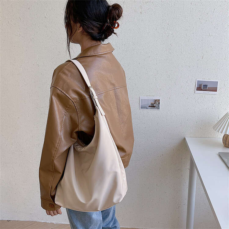 Ins Large Capacity Korean Style Autumn Winter New Women's Shoulder Nylon Fashion Trend Tote Bag B5