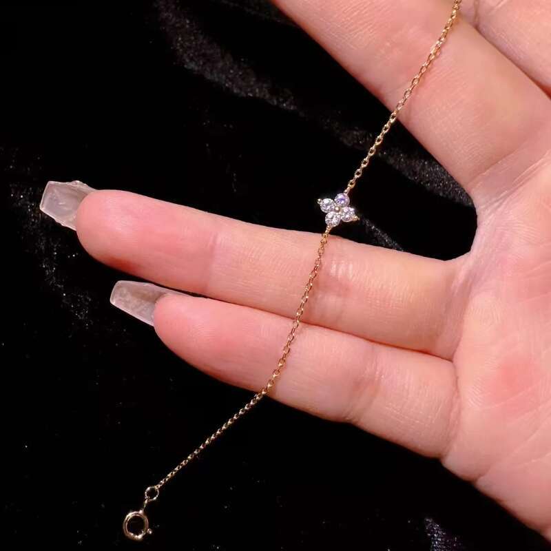 Designer Anklets luxury Anklet for Women four-leaf clover Simple Temperamental Beach 1 zircon inlay 925 silver plated with 18K gold Festival gift