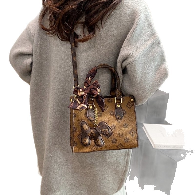 Premium Tote Bag 2025 Style Handbag & Crossbody Bag Versatile Vintage Pattern Commuting & Socialite Handbag