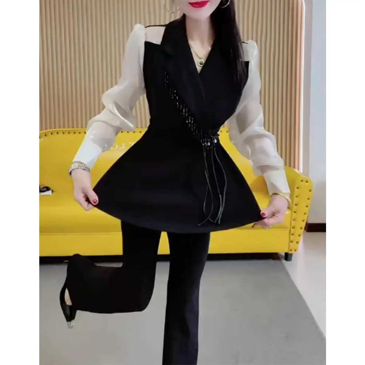 Spring 2025 New Fashion Foreign Style Suit Femininity Skinny Splicing Bubble Sleeve Top Pants Twopiece Set Lady Summer SuitsT251022