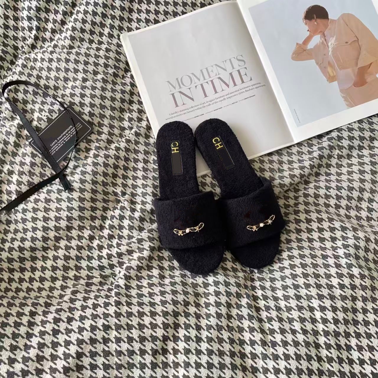 2025 Designer Slippers Women's Luxury plush Flat Shoes Paris Letter Outdoor Commuting Comfort Slippers 2 types