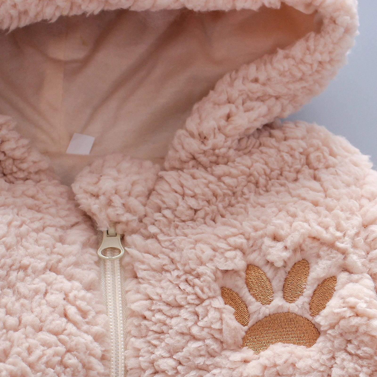 Lamb hair cartoon bear embroidered baby jumpsuit winter girl long sleeved crawling suit thickened 251022