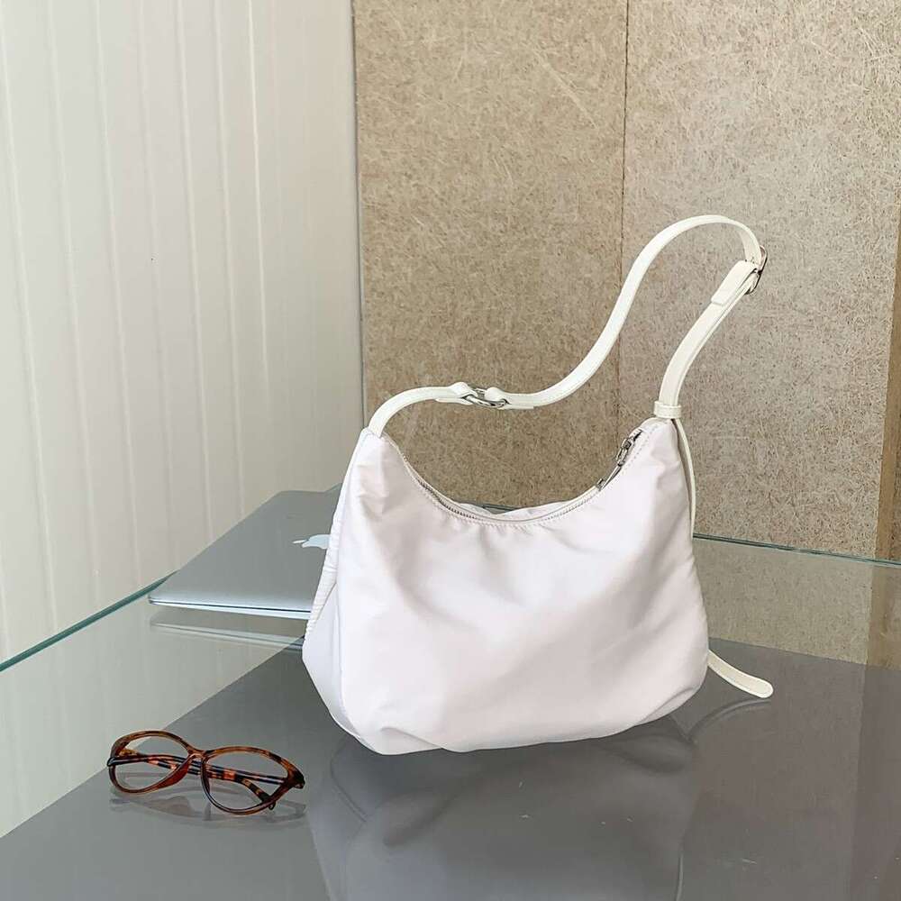 Leopard Print Trendy Large Capacity Soft Commuter Women's Fashion Korean Version New Nylon Shoulder Bag For Women B5