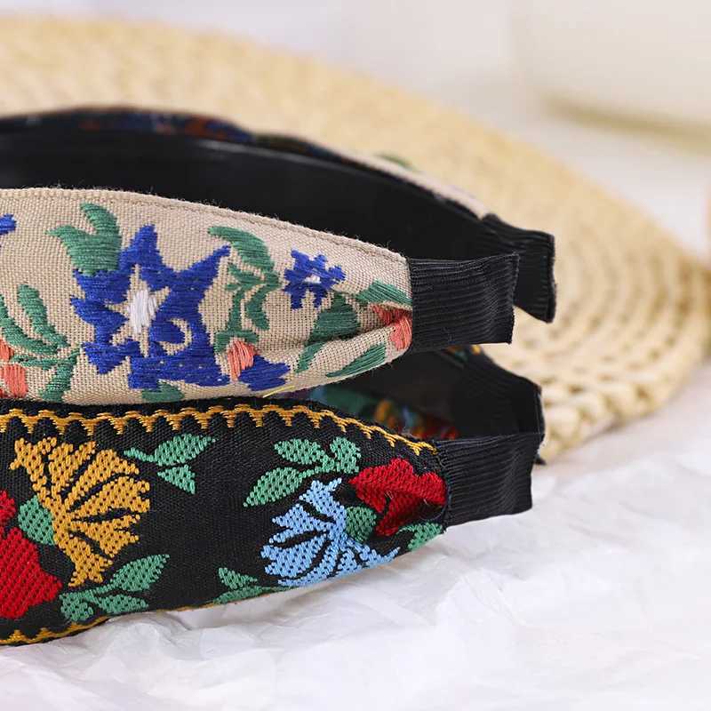 Levao Female Ethnic Hairband Embroidery FlowerLeaf Headband Head Bezel for Women Cross Knotted Hair Hoop Headbands Headwear V251022