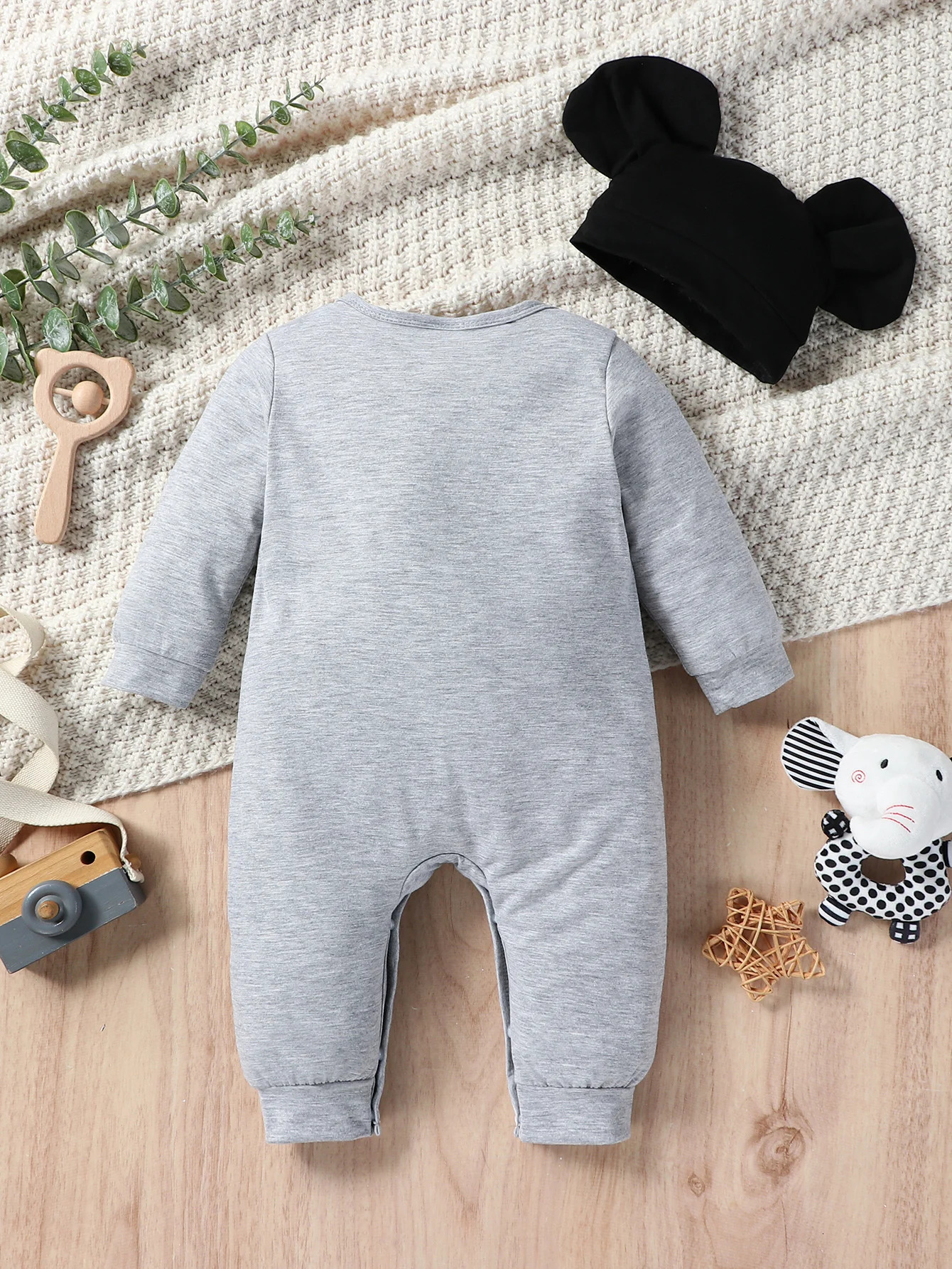 Autumn and winter baby boy cute casual fashion HELLO English letter long sleeved round neck jumpsuithat 251022