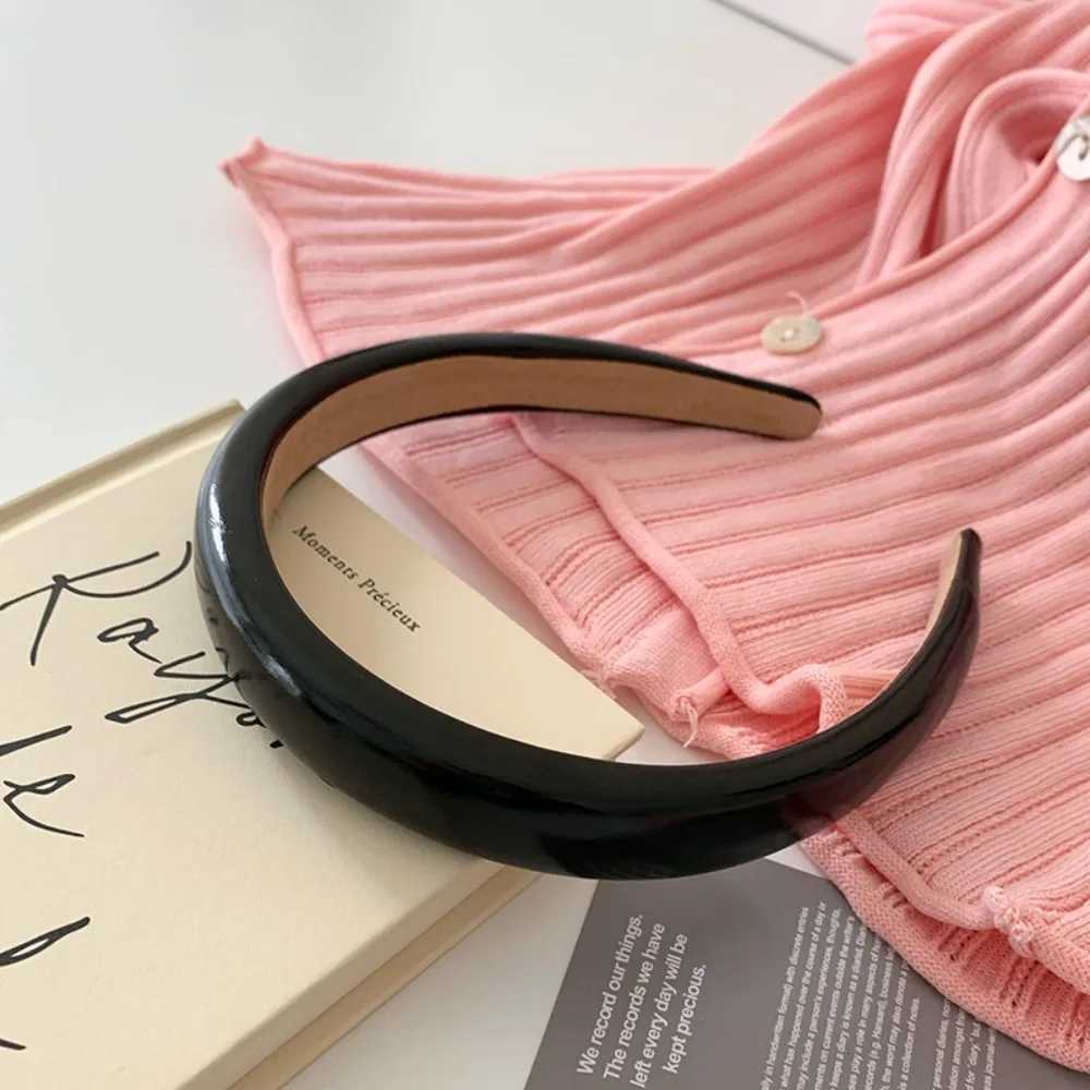 Retro Red Leather Sponge Headband for Woman Fashion Temperament Hair Hoop Wash Face Hair Band Female Party Hair Accessories Gift V251022
