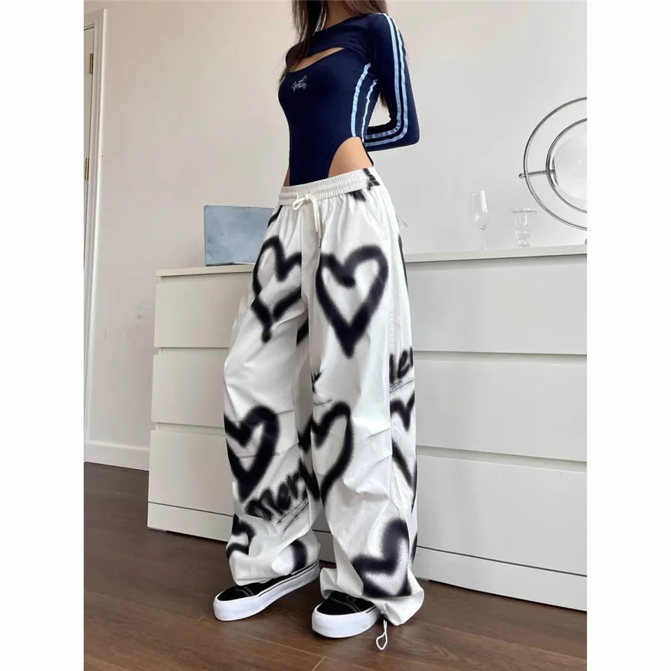 Love Graffiti Wide Leg Pants Women Y2K Elastic High Waist Streetwear Loose Drawstring Jogging Trousers Korean Casual Sweatpants 251017