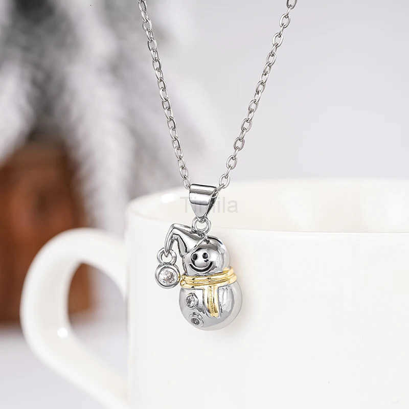 Huitan Cute Snowman Pendant Necklace for Women Silver Color Fancy Yellow Scarf Christmas Accessories Statement Jewelry Drop Ship U251022