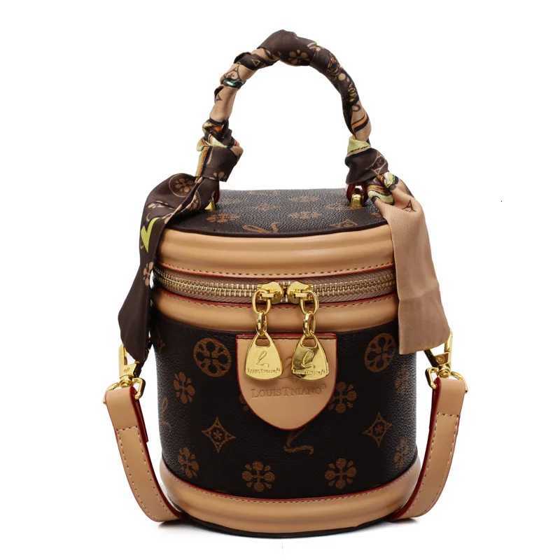 New Printed Fa Cai Bucket Oblique Span Portable Bucket Bag Fi Versatile Tide Bag Premium Textured Tide Cosmetic Bag Y251022