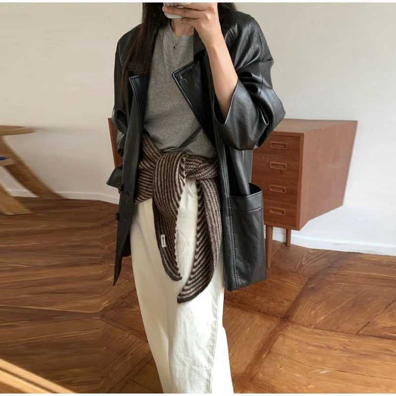 Korean Version Highend Striped Triangular Scarf Shawl Women Autumn And Winter New Warm Scarf Wool Scarf Casual Versatile Scarf J251118