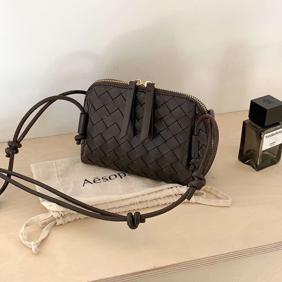 New Single Shoulder Crossbody Summer Versatile Small Square Double Zipper Textured Woven Bag For Women B5