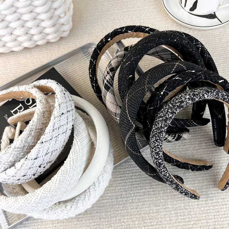 AutumnWinter New Black And White Plaid Headband Sponge Wide Hair Band for Woman Girl Elegant Hair Hoop Fashion Hair Accessories V251022
