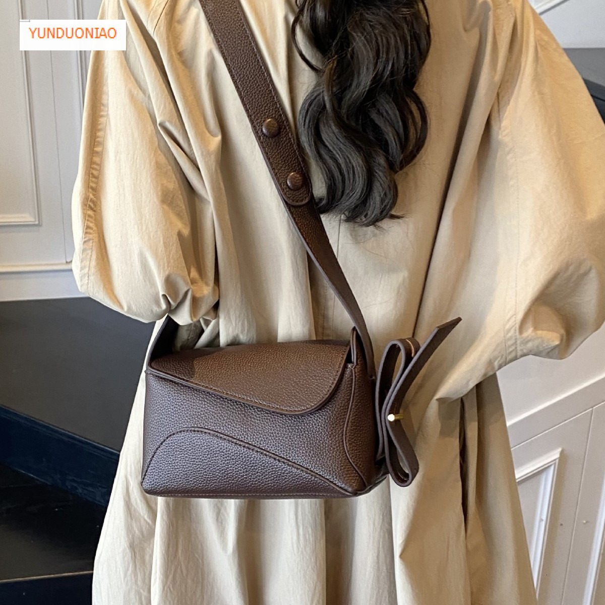 New fashion trend solid color underarm bag, versatile for autumn and winter, simple and luxurious style, women's shoulder bag, designer bag