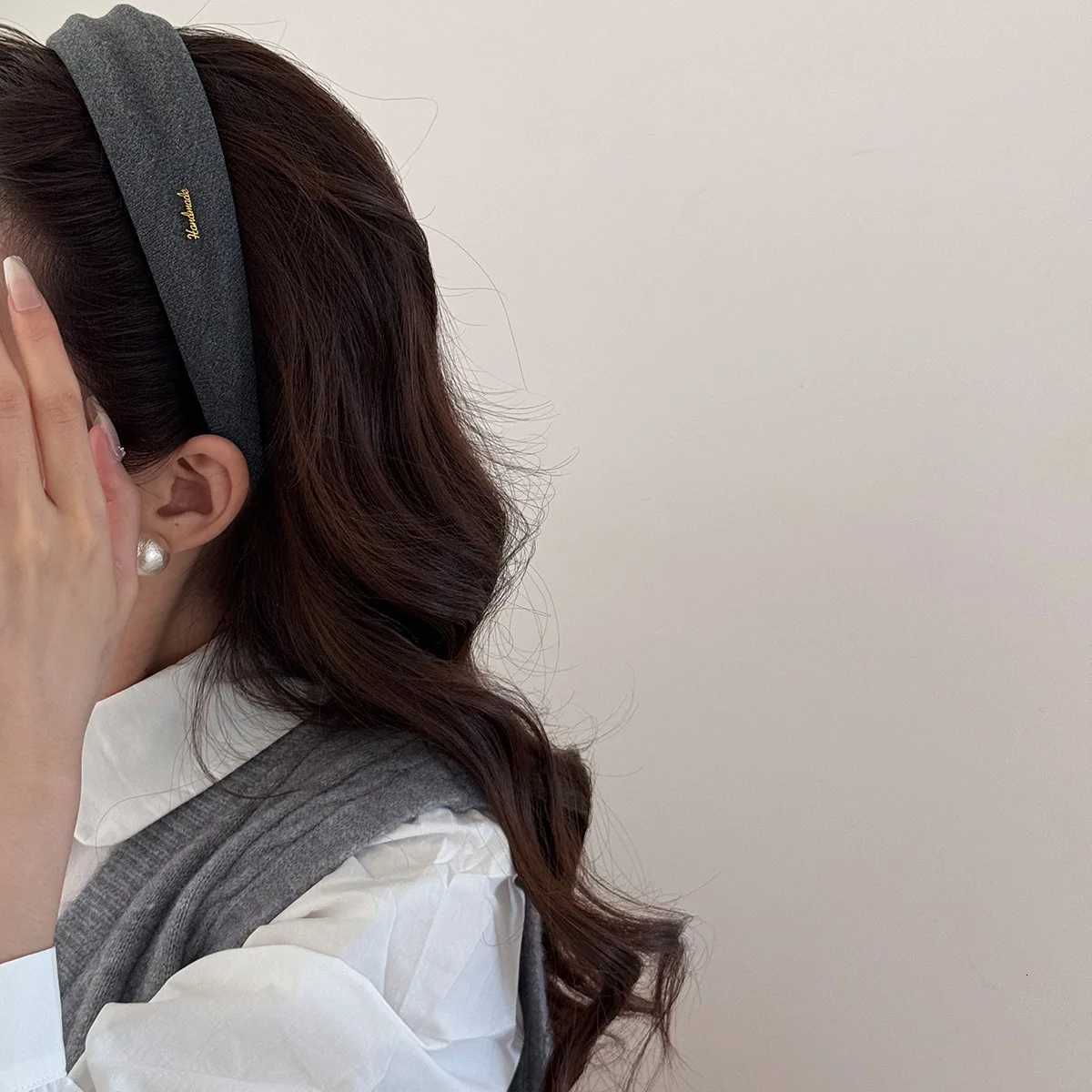 Autumn new Korean retro leopard print wide headband for women girls fashion hair band popular makeup Hoops adults kpop Gift 2025 V251022