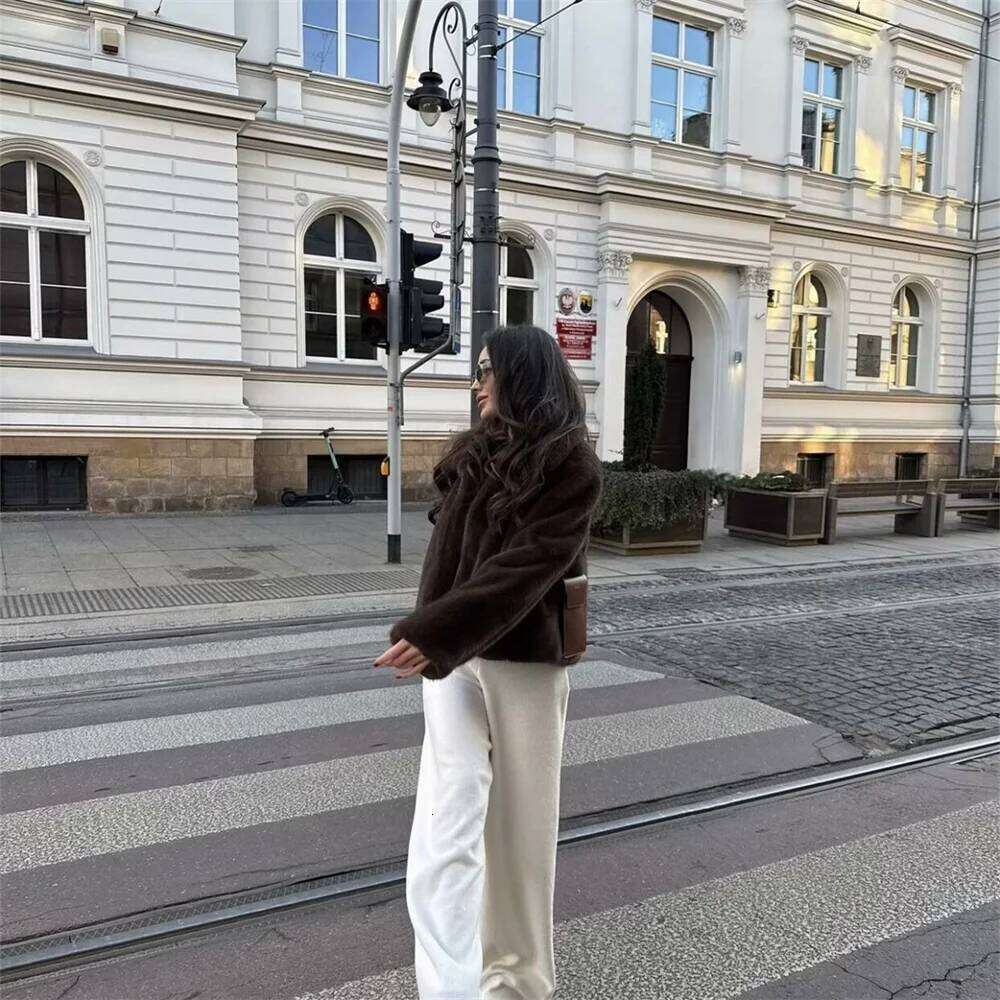 New winter fashion women's casual avant-garde design with European and American style brown fur integrated jacket