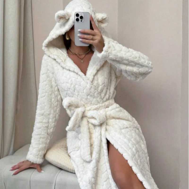 Fluffy Warm Hooded Nightgown Winter Robe Women Sleepwear Long Sleeve Kimono with Belt Shower Bath Gown Home Bathrobe Nightwear C251022