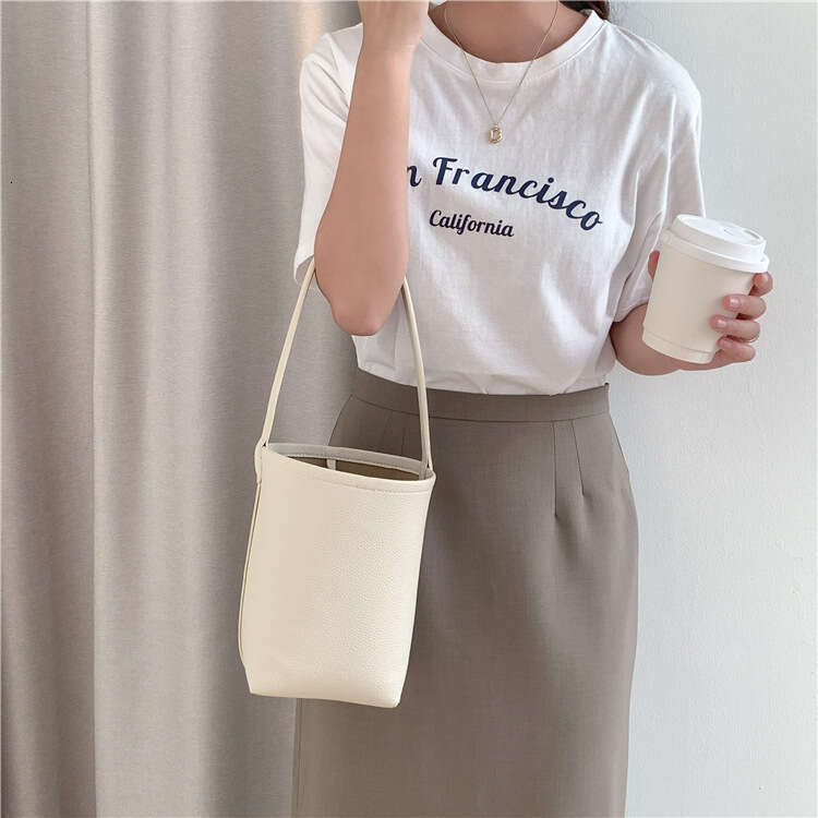 Korean Summer Versatile Solid Color Fashion Single Shoulder Underarm Niche Cylinder Handheld Bucket Bag For Women B5